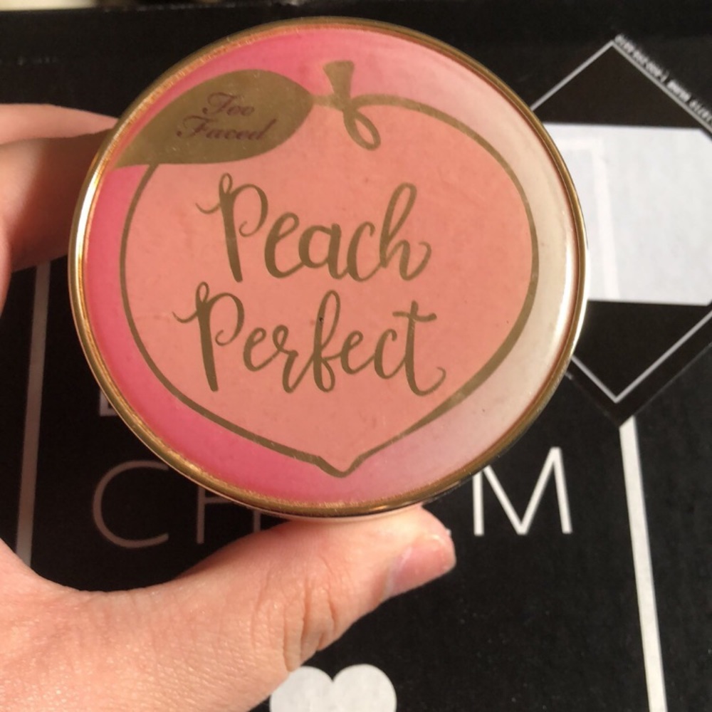 Too faced peach powder